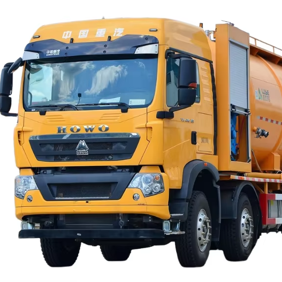 Sinotruk Howo Diesel Four-After-Eight Sewage Suction Truck With Manual Transmission and Vacuum Pump Car for Cleaning Vacuuming
