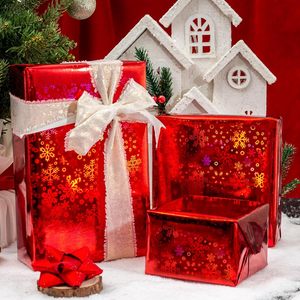Papier cadeau de Noël avec motif flocon de neige rouge laser coloré, lignes de découpe au laser, impression couleur personnalisable - Product Image 1