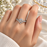 Bague de Fiançailles Élégante en Moissanite 1 Carat avec Halo et Pierres Latérales, Bijoux de Mariage Raffinés en Argent Sterling 925, Bague Tendance à Sertissage Pavé