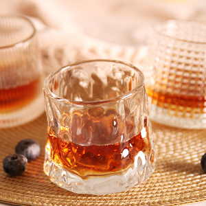 Ensemble de verres Whisky-On-The Rocks 150ml Verre en cristal ambré Sublimation Verre à vin rouge Fabriqué à <span class=keywords><strong>la</strong></span> main avec un design unique - Product Image 5