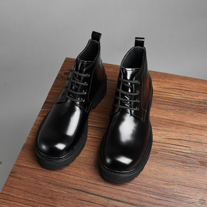 Bottes Martin en cuir de vachette à semelle épaisse, fermeture éclair latérale en cuir véritable, motifs sculptés à la main de style anglais - Product Image 3