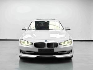 <span class=keywords><strong>BMW</strong></span> <span class=keywords><strong>Serie</strong></span> <span class=keywords><strong>3</strong></span> Usado, <span class=keywords><strong>2015</strong></span>, 320Li Super Joy Edition, Paquete de Diseño de Lujo, Sedán a Gasolina, 73000 KM, Auto de <span class=keywords><strong>Segunda</strong></span> <span class=keywords><strong>Mano</strong></span> Premium de Lujo para Exportación - Product Image 3