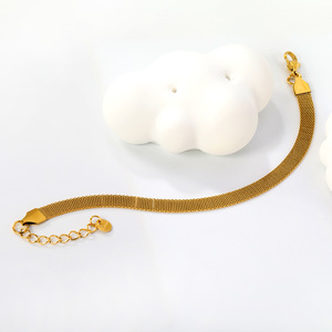 Pulsera de cadena plana minimalista de moda para mujer, joyería de acero inoxidable, regalo para ocasiones, color dorado y plateado - Product Image 2