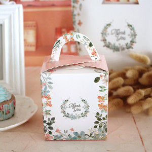 Boîte à cupcakes portable mignonne et écologique avec poignée, en carton biodégradable, finition brillante et gaufrage, design avec fenêtre - Product Image 5