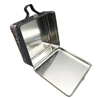 Conception personnalisée en métal Grande boîte de voyage en fer-blanc de style valise avec poignée en cuir PU et serrure Grande boîte en fer blanc carrée avec poignée