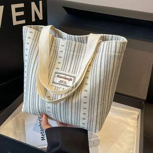 Bolso de hombro de mano para mujer de lona Ins de estilo japonés con diseño a rayas de moda, bolso de mano para compras y trabajo escolar - Product Image 4
