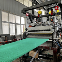 Línea de producción de extrusión semiautomática de un solo tornillo Gold Rush para alfombras de césped de PE de alta resistencia para exteriores, con motor, caja de engranajes y rodamientos para alta producción