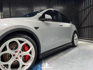 ชุดบอดี้คาร์บอนไฟเบอร์สำหรับ Tesla รุ่น Y รวมถึงตัวกระจายริมฝีปากด้านหน้าและสปอยเลอร์กระโปรงข้าง - Product Image 4