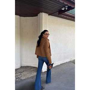 Chaquetas Elegantes para Mujer Benedetto con Diseño a Cuadros Color Tabaco - Product Image 1