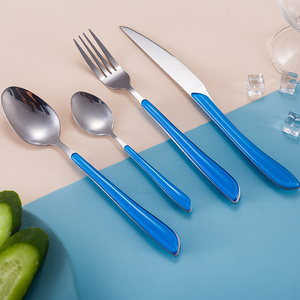 Vente en gros de couteaux, fourchettes et cuillères en acier inoxydable pour le camping <span class=keywords><strong>Couverts</strong></span> en métal écologique avec manche en plastique pour fêtes - Product Image 1