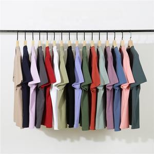 T-shirt personalizzata a manica corta da uomo di alta strada Design Design Design di lusso in cotone 100% in tinta unita stile Street Hell Design - Product Image 3