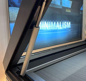 Op Maat Gemaakte Automatische Aluminium Top Opgehangen Dakraam Met Led Licht Regenbestendig Voor Dakkelderhuis - Product Image 2