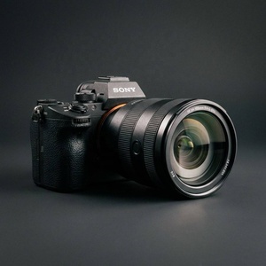 Appareil photo hybride <span class=keywords><strong>Sony</strong></span> Alpha <span class=keywords><strong>7</strong></span> III A7M3 d'occasion avec objectif 24-105 mm f/4 G OSS, kit professionnel pour photographie 4K plein format - Product Image 3