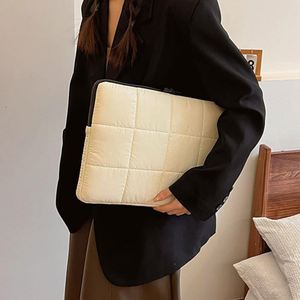 High Quality Custom Soft Cotton Shockproof Quilted Laptop Sleeve <b>Bag</b> Portable Business Puffer <b>Computer</b> Sleeve <b>Bag</b> for Daily Use - Product Image 3