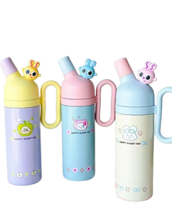 Borraccia Sportiva a Prova di Perdite con Cannuccia, Grande Capacità, Design Cartoon, Alta Qualità, Portatile per Escursioni e Tour, La Mia Bottiglia Preferita - Product Image 2