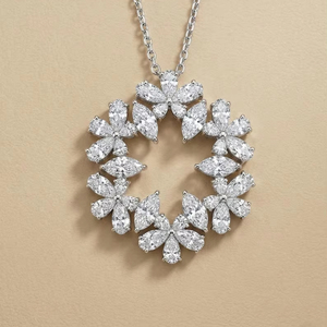 Pendentif en diamant de laboratoire poire et marquise en or blanc 14 carats, design délicat et minimaliste en couronne florale, clarté VVS2, collier cadeau - Product Image 1