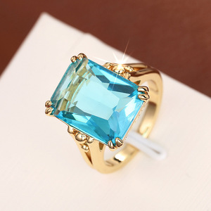 Anello in Cristallo Blu Quadrato per Donne, Accessorio Geometrico Romantico alla Moda per Uso Quotidiano e Feste - Product Image 2