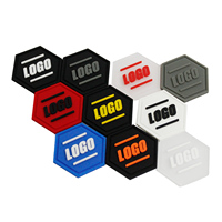 Nom de marque personnalisé en relief, logo 3d, étiquettes de patch en caoutchouc souple pour vêtements
