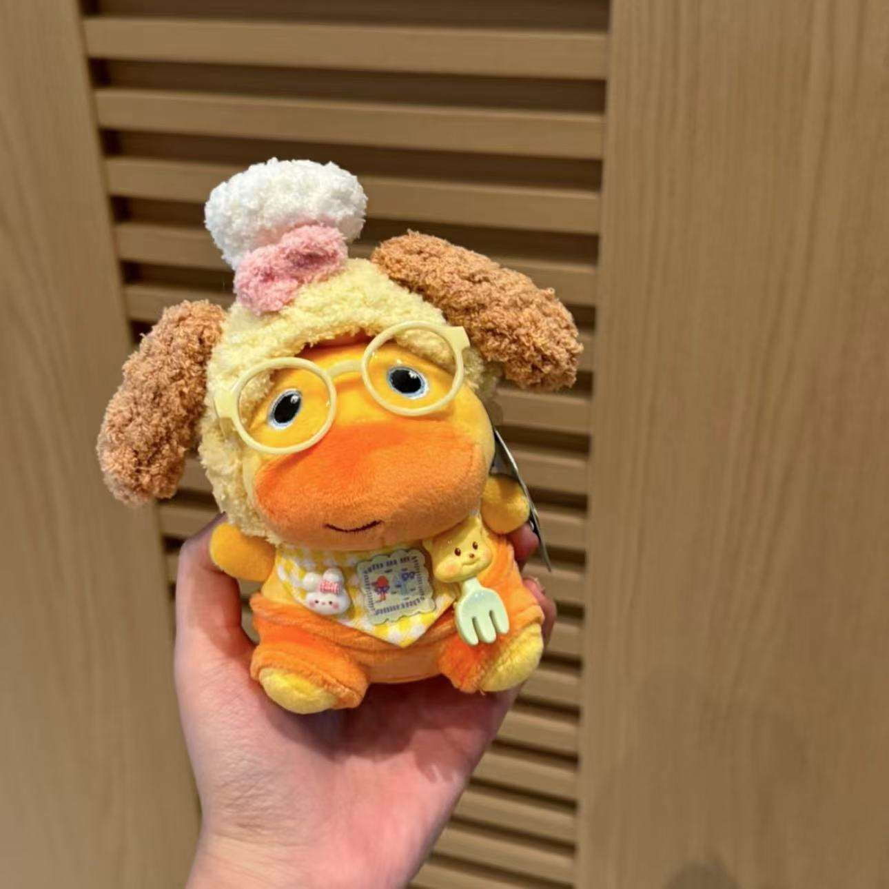 Cake Topper + babero amarillo [colgante]