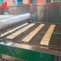 Machine à frire les nouilles en emballage personnalisé, commande PLC pour projet de transformation alimentaire rapide, ligne de production de nouilles instantanées