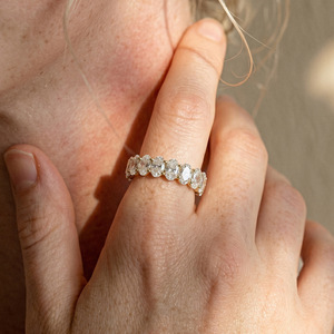 Anillo de Eternidad Completo de Plata de Ley 925 Chapado en Oro con Moissanita de Corte Ovalado Color D VVS para <span class=keywords><strong>Mujer</strong></span>, Anillo de Compromiso - Product Image 1