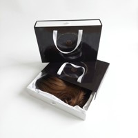 Boîte rigide pour perruque avec logo personnalisé, doublure en satin doré et poignée en ruban noir, emballage de luxe pour extensions de cheveux