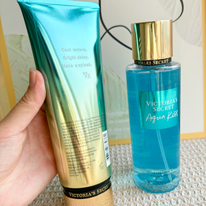 Ensemble de lotion pour le corps <span class=keywords><strong>et</strong></span> brume corporelle <span class=keywords><strong>Victoria</strong></span> <span class=keywords><strong>Secret</strong></span> Aqua Kiss Original <span class=keywords><strong>Parfum</strong></span>é pour femmes, 250 ml de spray <span class=keywords><strong>et</strong></span> 236 ml de crème lotion - Product Image 6