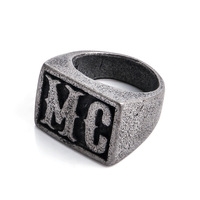 Bague en acier inoxydable avec lettre gothique, bague signet initiale en émail noir, bague épaisse style Hip Hop pour hommes et femmes, bijoux punk et motard