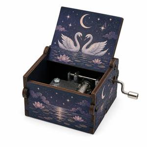 Boîte à musique à manivelle, boîte à musique en bois à remonter avec motif Cygne <span class=keywords><strong>Nuit</strong></span> Étoilée, cadeau pour la décoration intérieure, vente en gros - Product Image 1