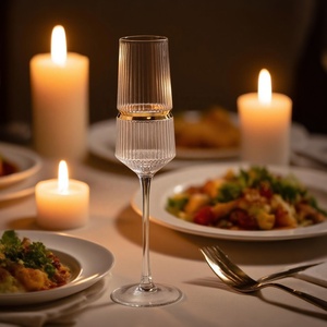 Flûtes à <span class=keywords><strong>champagne</strong></span> en verre soufflé à la main de style origami, avec ceinture dorée côtelée et rayures, de luxe, personnalisées Samyo - Product Image 1