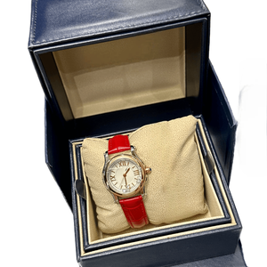 Montres analogiques à boîtier rond intemporel avec cadran romain et bracelet en cuir verni pour les occasions quotidiennes et formelles Chopards - Product Image 1