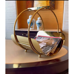 Reloj de Pared de Pétalos en Metal con Detalles de Cristal, Perfecto para una Sala de Estar Elegante y Decoración del Hogar - Product Image 2