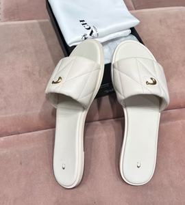 Pantuflas Planas Acolchadas para Mujer, Modernas y Versátiles, con Diseño de Una Sola Tira, de Alta Calidad y Comodidad, 2026 - Product Image 4