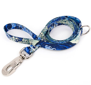 Guinzaglio per Cani di Lusso Colorato per Sport all'Aperto con Impugnatura ad Anello, Motivo Floreale, in Poliestere Riflettente Ecologico, Sgancio Rapido - Product Image 1