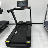 YG-T024 Tapis roulant commercial à écran LED de nouvelle conception, machine de course électrique