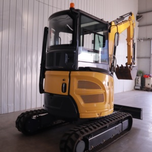 Mini-excavatrice sur chenilles de 4 tonnes avec moteur diesel et composants Yanmar et Hengli, excavatrice compacte pour la préparation et la rénovation de sols lourds - Product Image 4