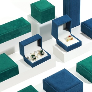 Customized Clamshell <b>Box</b> Velvet Jewelry <b>Box</b> Present Gift Bangle Jewelry <b>Packing</b> for Jewelry Packaging - Product Image 2