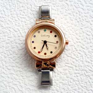 Reloj de Cuarzo para Mujer Zoryn, con Brazalete con Incrustaciones de Diamantes, Brazalete Italiano, Caja de Aleación de Aluminio Versátil, Acero Inoxidable - Product Image 2