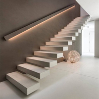 Conception moderne d'escaliers flottants en forme de u avec rail en verre, intérieur en acier à double brin de haute qualité