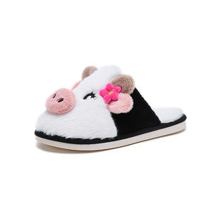 Pantuflas de Felpa con Estampado Personalizado de Flores y Vacas, Suaves, Cálidas para Invierno, con Suela Afelpada, para Mujeres y Parejas, Venta al Por Mayor - Product Image 5
