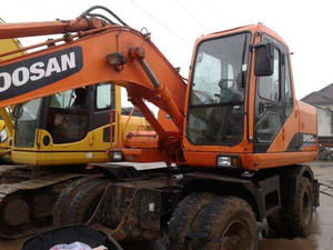 Excavatrice multifonctionnelle sur chenilles originale de la Corée DOOSAN DH150-7 Hyundai à haut rendement en bon état d'occasion en vente - Product Image 4
