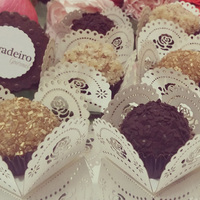 Envoltorios de Papel para Dulces, Trufas de Chocolate y Mini Postres con Diseño de Rosa Cortada con Láser para Decoraciones de Bodas y Fiestas