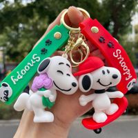 Personnalisez des options multiples : Porte-clés Snoopy de dessin animé, accessoires de voiture, pendentifs pour sacs à dos, poupées pour machines à griffes