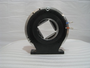 Máquina de Corte de Tubos Láser Rotatoria Neumática de Alta Velocidad con Mandril Cuadrado y Redondo para Fibra Óptica - Product Image 2