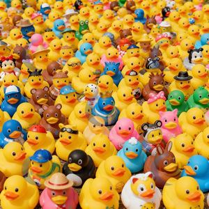 2025 Hot Sale Custom With Logo and Shape Mini Vinyl Duck Wholesale Kid Bath Floating Toy Sound Promotional Gift - Product Image 4