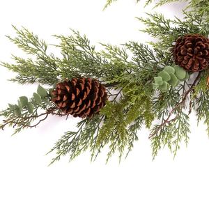 UMIND屋内および屋外の家の装飾のための環境に優しい松のナットが付いている新しい到着の緑の人工的なクリスマスのガーランド - Product Image 3