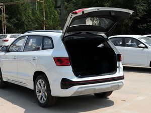 Vente flash Voitures chinoises 2024 Jett Vs7 5MT 1.4T Jett Essence Voitures neuves 2024 Version Jett Vs7/Voitures d'occasion - Product Image 6