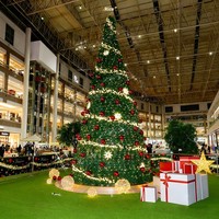 Árbol de Navidad Gigante de 5 Metros con Luces LED Integradas para Decoración Navideña Comercial en Exteriores