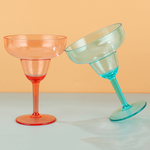 Vaso de Martini Reutilizable de Acrílico de Grado Alimenticio de 12 oz con Diseño Personalizado en Color Margaret para Fiestas - Product Image 2