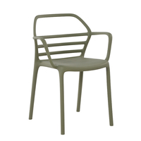 Vente en gros de chaises en plastique chaises modernes de restaurant chaises de loisirs en PP chaise de café empilable en plastique